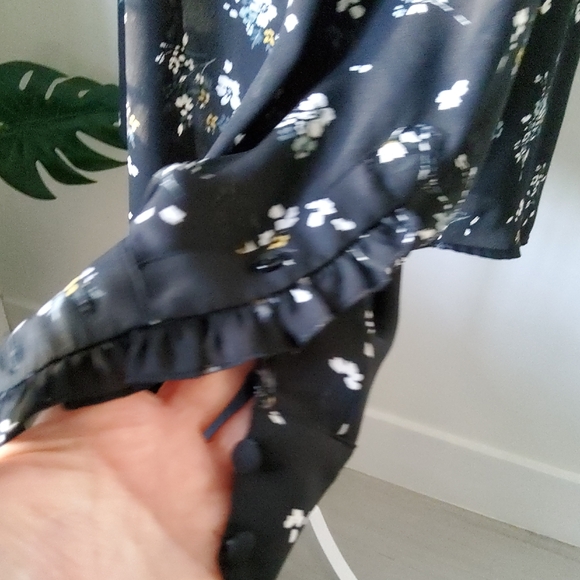 H&M Black Floral Print Blouse - Picture 7 of 12